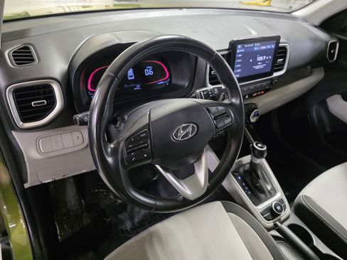 Certified 2023 Hyundai Venue SEL image 24