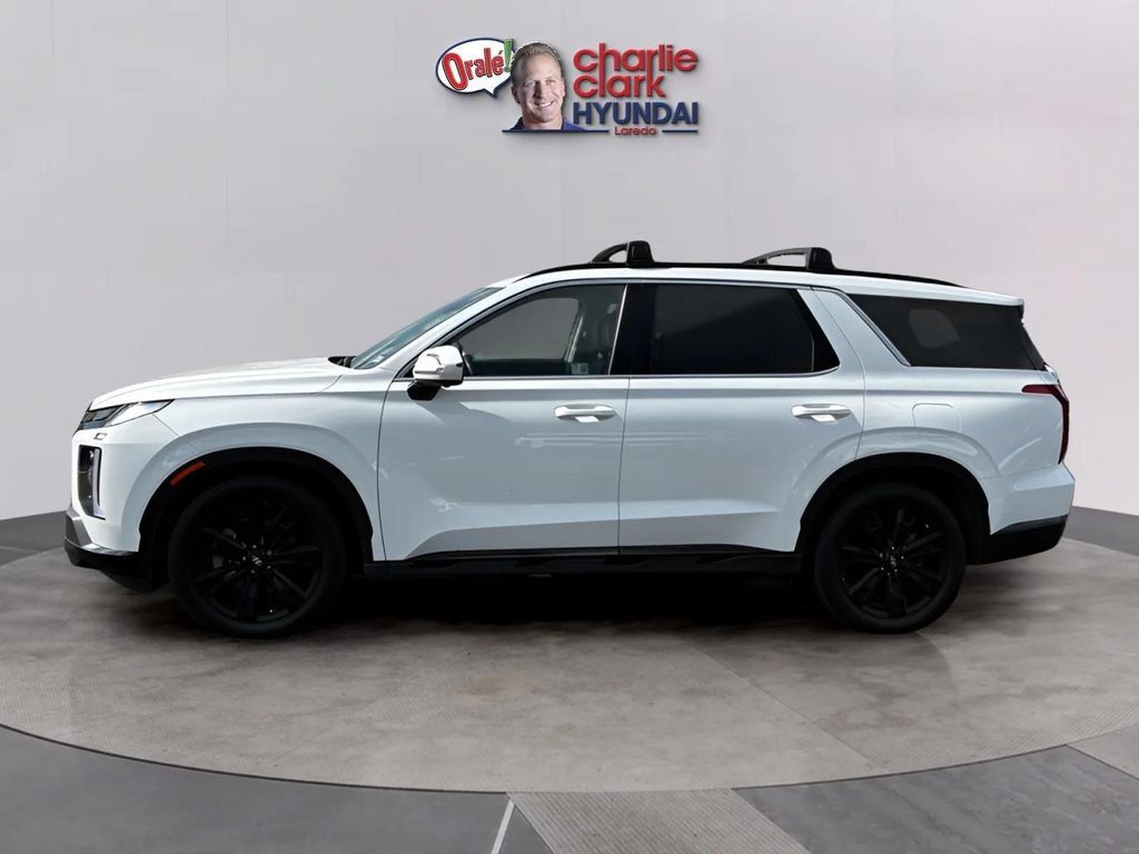 Used 2025 Hyundai Palisade XRT FWD image 2