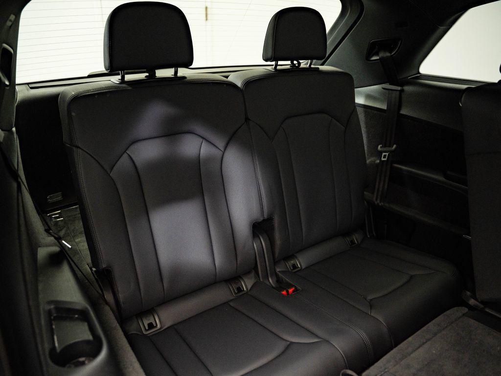 Used 2023 Audi Q7 3.0T Premium Plus AWD/4WD image 48