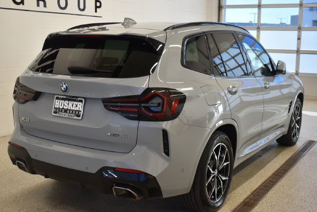 Used 2024 BMW X3 xDrive30i w/ Premium Package AWD/4WD image 4