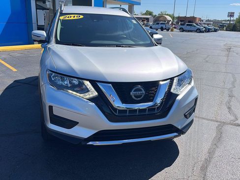 Used 2019 Nissan Rogue SV w/ Premium Package AWD/4WD image 8
