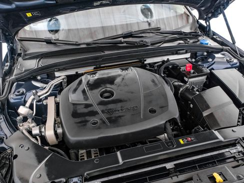 Used 2021 Volvo S60 T5 Momentum image 43