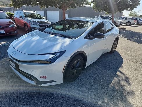 Used 2023 Toyota Prius Prime SE image 1