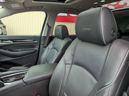 Used 2020 Buick Enclave Avenir w/ Avenir Technology Package image 13