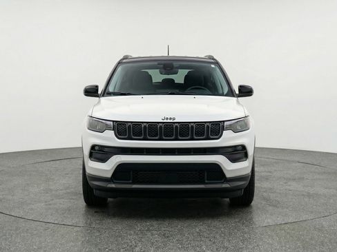 Used 2025 Jeep Compass Limited image 2