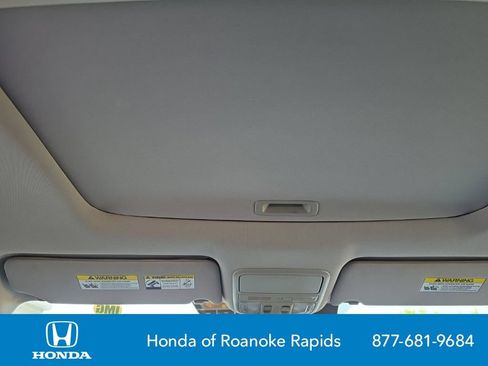 Used 2016 Honda Pilot Touring image 12