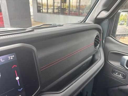 Used 2024 Jeep Wrangler Unlimited Rubicon w/ XTREMEE 35" Tire Package AWD/4WD image 21