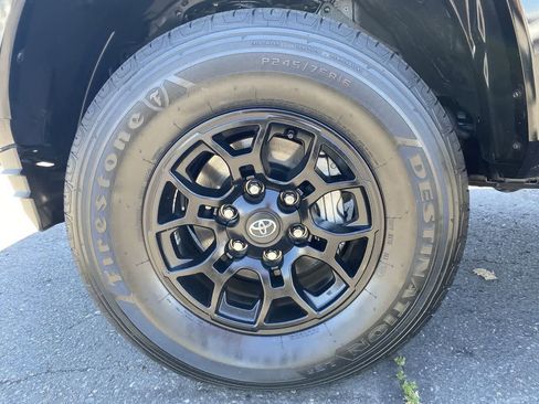 Certified 2022 Toyota Tacoma SR5 w/ Technology Package RWD image 10