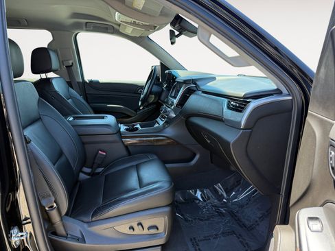 Used 2019 Chevrolet Tahoe LT w/ Luxury Package AWD/4WD image 19