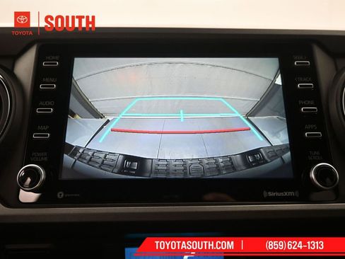 Used 2022 Toyota Tacoma TRD Sport image 16