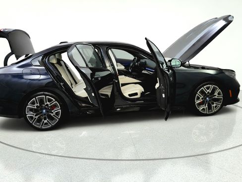 Used 2024 BMW i5 M60 w/ Premium Package AWD/4WD image 15