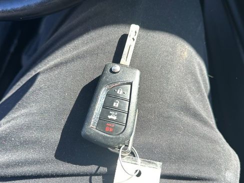 Used 2021 Toyota Camry SE image 25