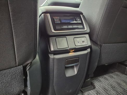 Certified 2024 Subaru Ascent Premium w/ Convenience Package image 17