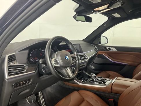 Used 2020 BMW X7 M50i image 9