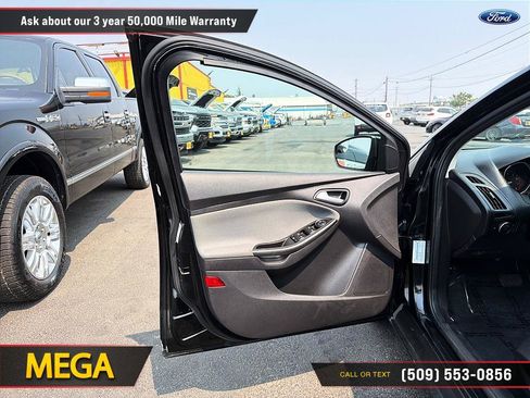 Used 2014 Ford Focus SE FWD image 23