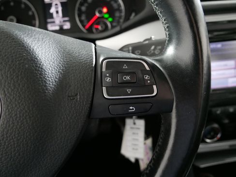 Used 2013 Volkswagen Passat 2.5 SE image 28