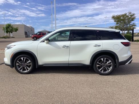 Used 2023 INFINITI QX60 Luxe w/ Cargo Package AWD/4WD image 2