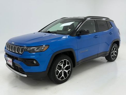 Used 2025 Jeep Compass Limited AWD/4WD image 5