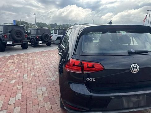 Used 2015 Volkswagen GTI 4-Door FWD image 10