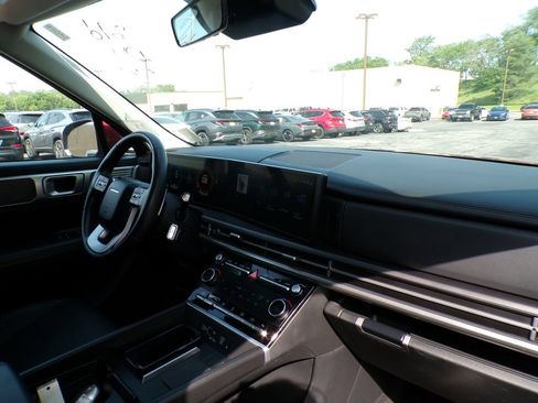 Used 2025 Hyundai Santa Fe SEL AWD/4WD image 12