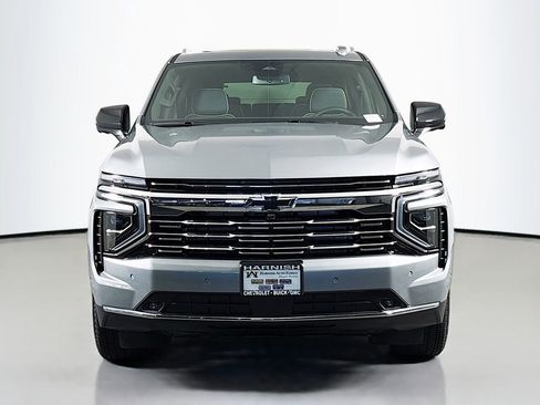 New 2025 Chevrolet Suburban Premier image 2