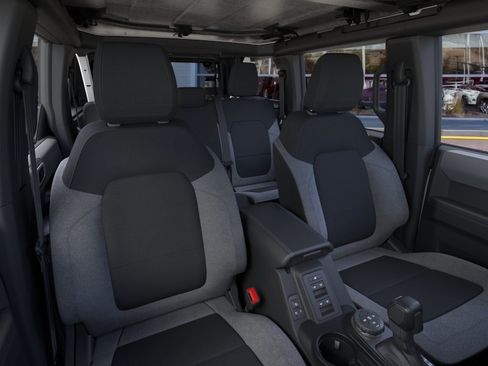 New 2025 Ford Bronco 4-Door AWD/4WD image 11