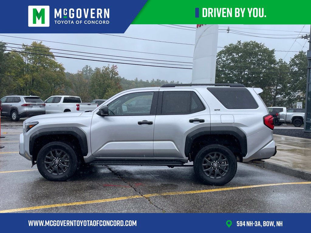 Used 2025 Toyota 4Runner SR5 AWD/4WD image 2