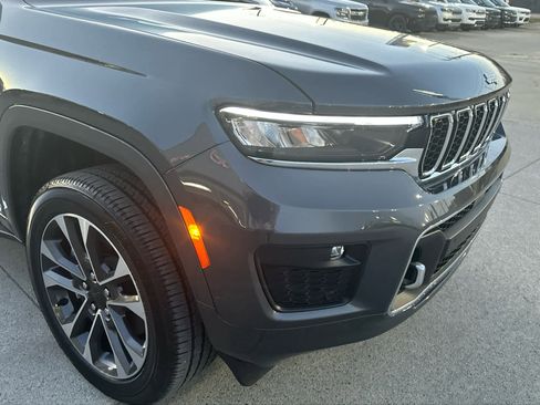 New 2025 Jeep Grand Cherokee L Overland w/ Luxury Tech Group IV image 13