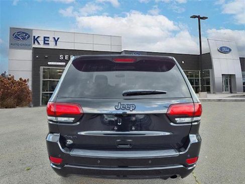 Used 2022 Jeep Grand Cherokee Laredo X image 4