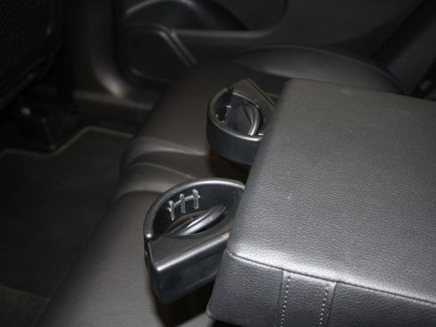 Used 2023 Mercedes-Benz GLB 250 image 23