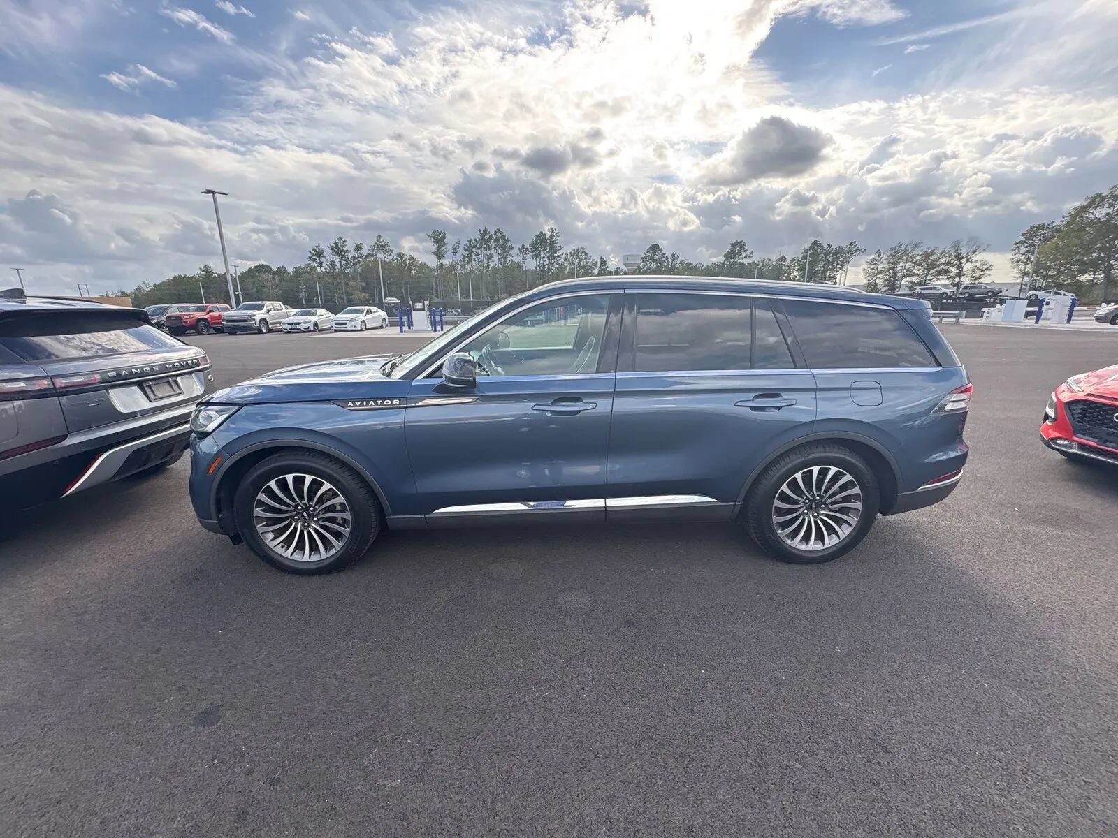 Used 2020 Lincoln Aviator Reserve RWD image 3