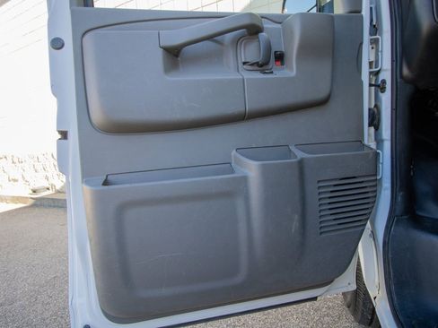 Used 2020 Chevrolet Express 3500 LS image 9