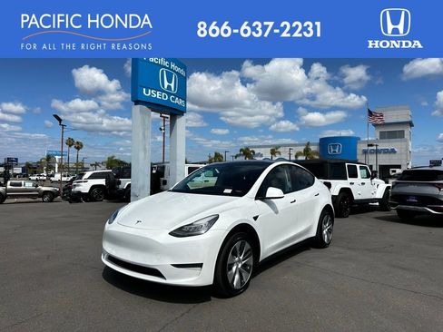 Used 2021 Tesla Model Y Long Range AWD/4WD image 1