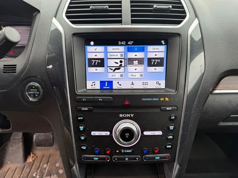 Used 2019 Ford Explorer Limited w/ Class III Trailer Tow Package image 8