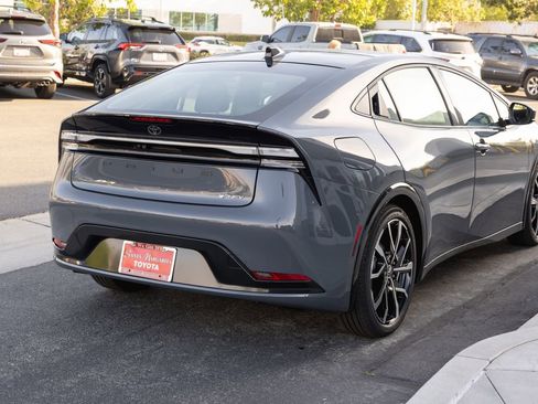 New 2026 Toyota Prius Plug-In Hybrid FWD image 6