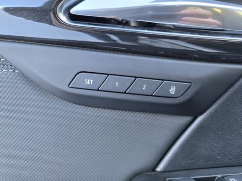 Used 2025 Buick Envision Preferred image 13