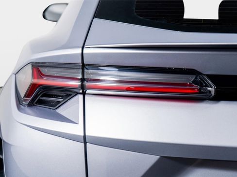 Used 2024 Lamborghini Urus S AWD/4WD image 10
