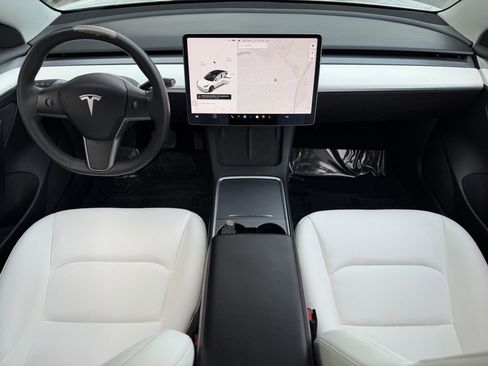 Used 2022 Tesla Model 3 Standard Range image 39