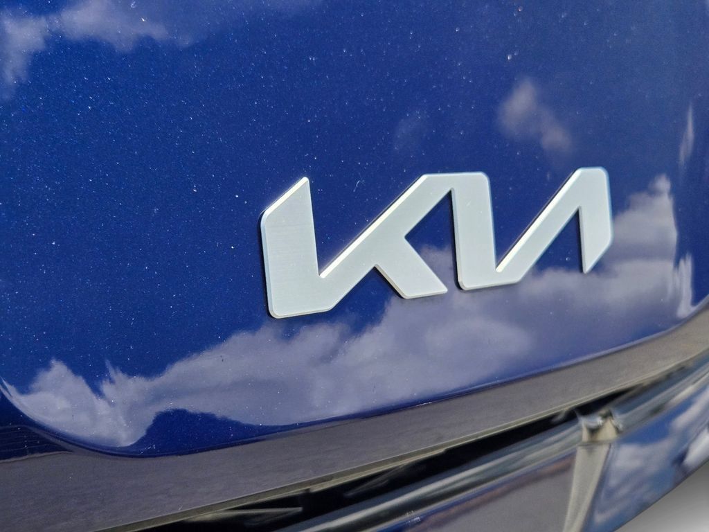 Certified 2025 Kia K5 GT-Line w/ GT-Line Premium Package FWD image 5