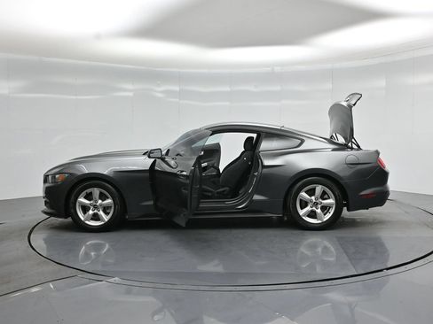 Certified 2017 Ford Mustang Coupe RWD image 32