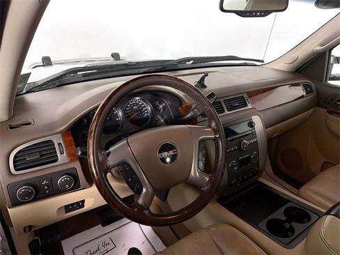 Used 2011 GMC Sierra 2500 SLT w/ SLT Convenience Package image 9