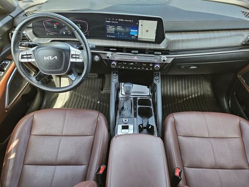 Certified 2024 Kia Telluride EX w/ EX Captain's Chair Package FWD image 24