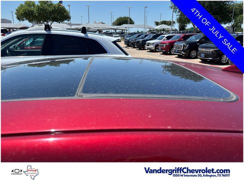 Used 2018 Chevrolet Malibu LT w/ Leather Package FWD image 11