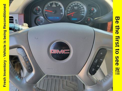 Used 2010 GMC Yukon SLT w/ SLT-2 Equipment Package AWD/4WD image 31