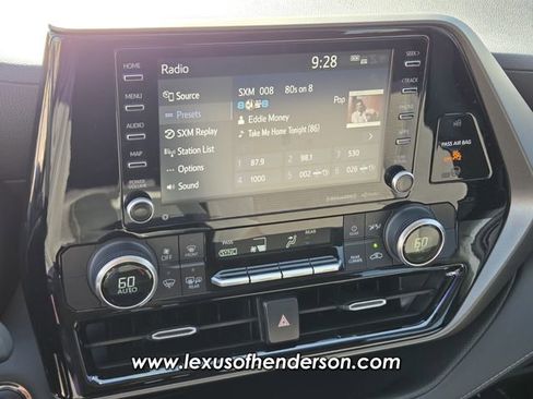 Used 2022 Toyota Highlander LE image 27