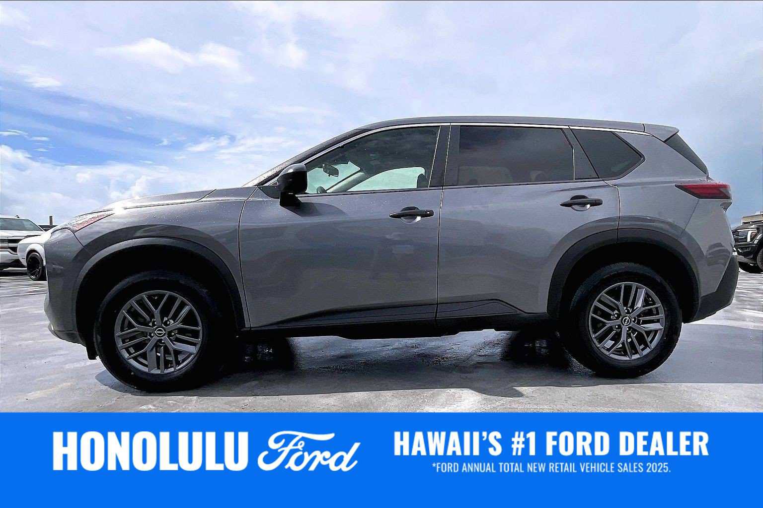 Used 2023 Nissan Rogue S FWD image 3