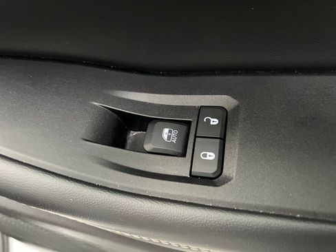 Used 2023 Jeep Grand Cherokee L Laredo image 28