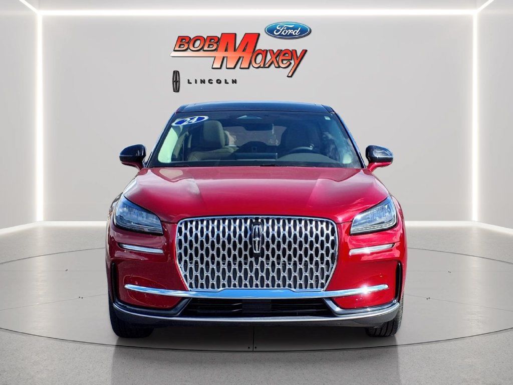 Used 2024 Lincoln Corsair AWD w/ Equipment Group 101A image 2