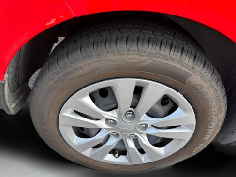 Used 2023 Kia Soul LX image 35