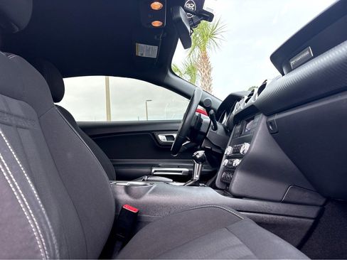 Used 2019 Ford Mustang Coupe image 10